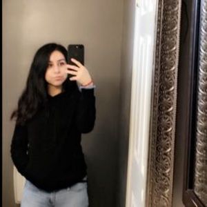 Meet your Posher, Desiree